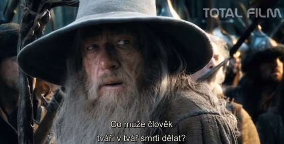 Gandalf šedý stojí na straně dobra.